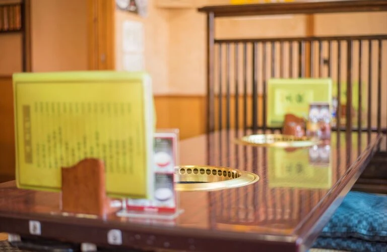 焼肉店で豊富な実績 | 京都の配膳ロボットならゼットアイエンジニアリング
